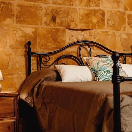 Enchanting 2Bdr Townhouse In Valletta Centre! Exterior foto