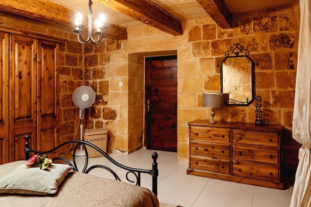 Enchanting 2Bdr Townhouse In Valletta Centre! Exterior foto