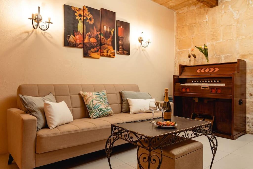 Enchanting 2Bdr Townhouse In Valletta Centre! Exterior foto