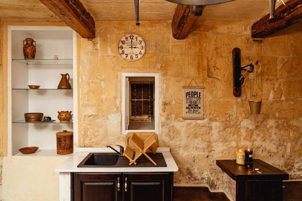 Enchanting 2Bdr Townhouse In Valletta Centre! Exterior foto